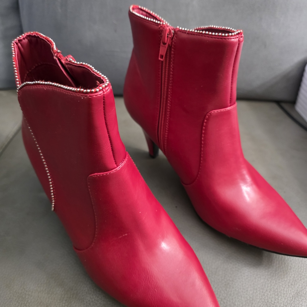 Metaphor Elegant Red Ankle Boots. Model Renata. Size 9 Brand New.